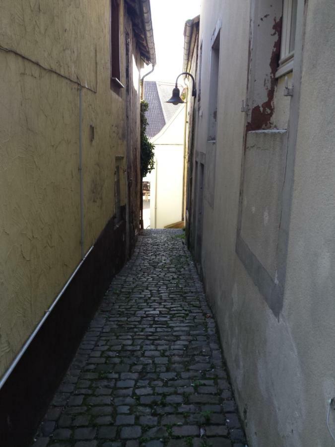Moderne Wohnung In Barockem Altstadthaus Nahe Altstadt Und Radweg Блискастел Екстериор снимка