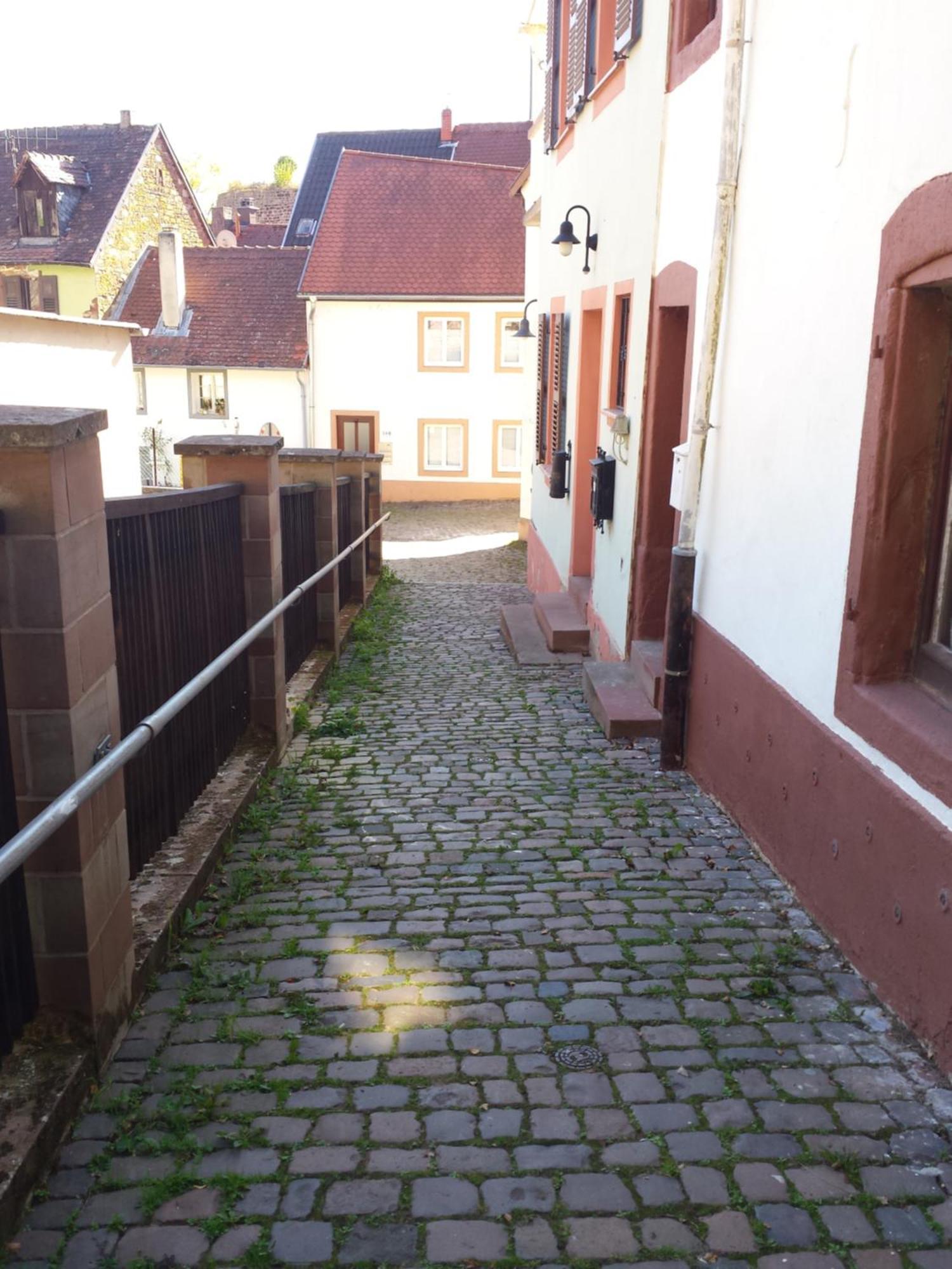 Moderne Wohnung In Barockem Altstadthaus Nahe Altstadt Und Radweg Блискастел Екстериор снимка